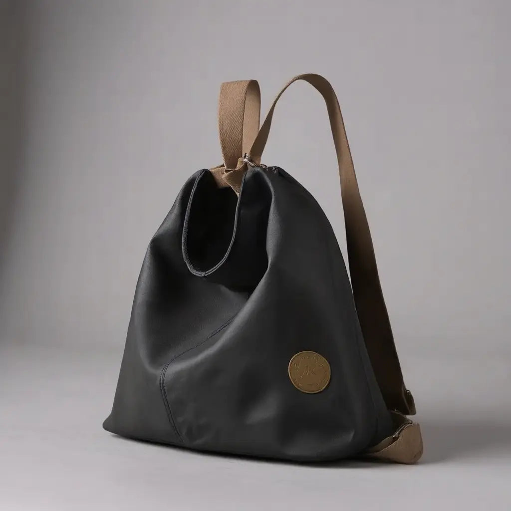 Sac à dos bandoulière femme voyage Noir vue diagonale