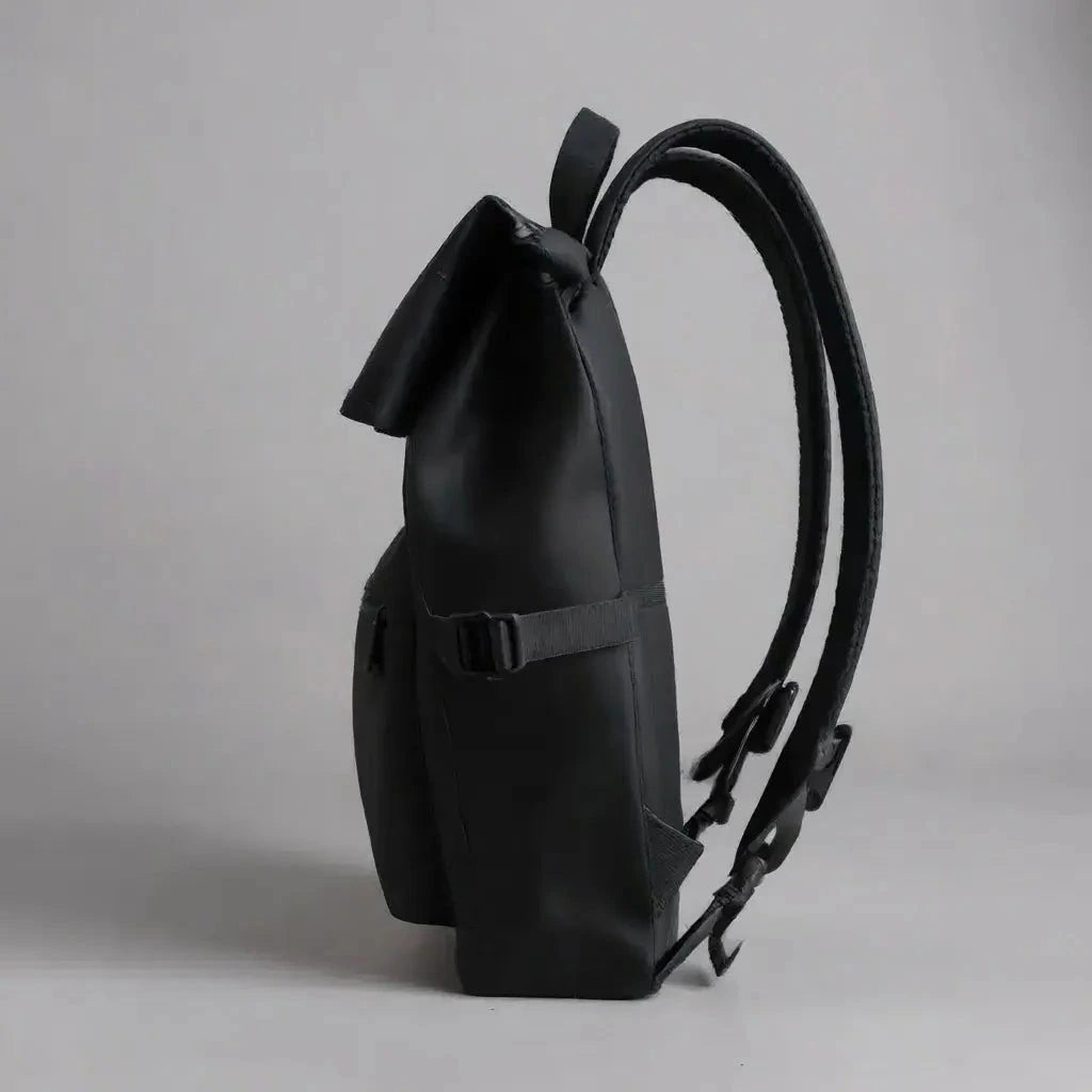 Sac à dos homme rolltop Noir, vue de côté