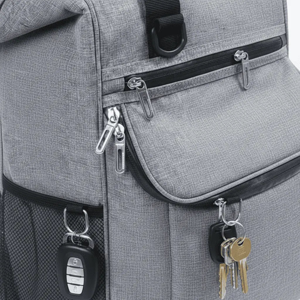 Détail du sac à dos isotherme pliable Gris, avec porte-clés et attaches