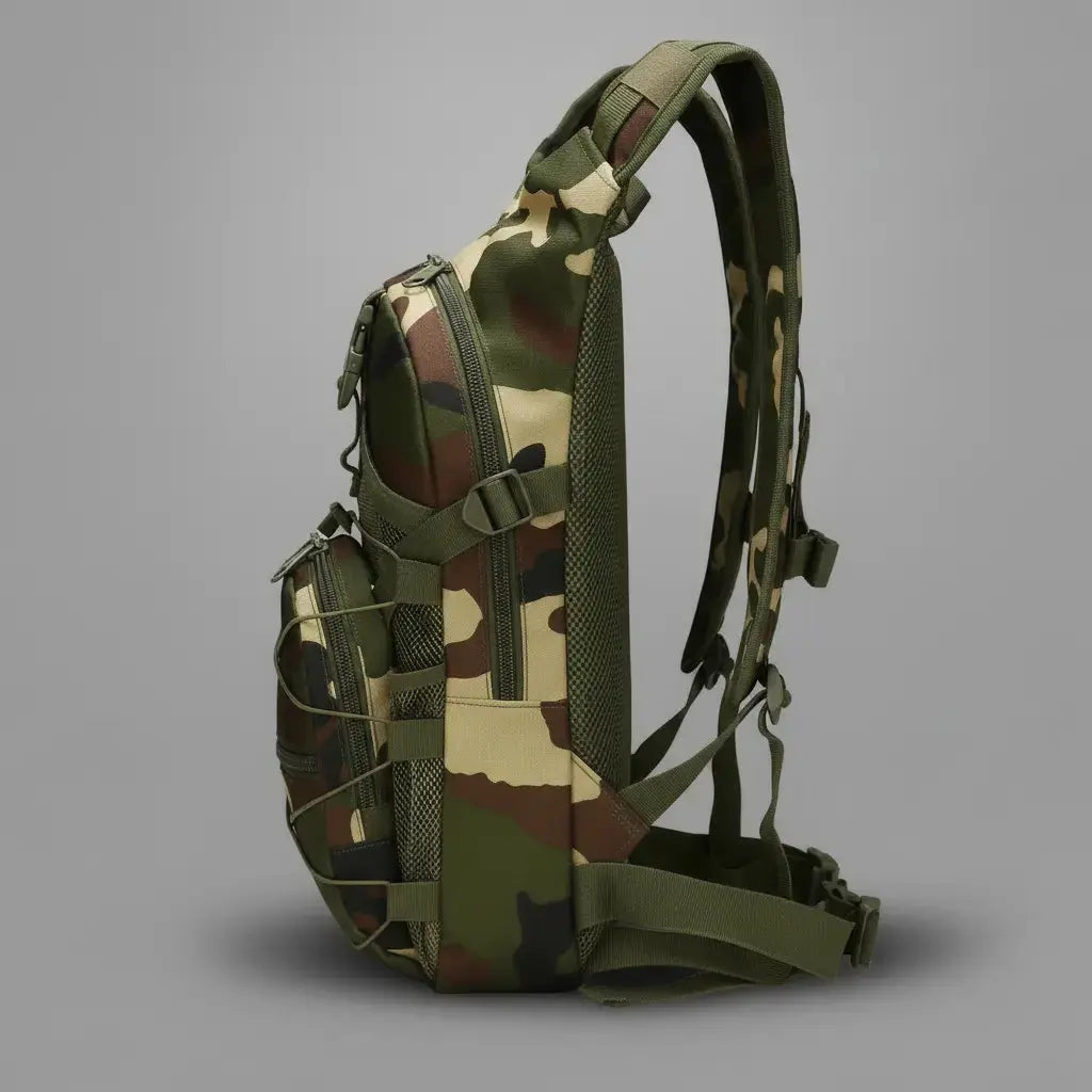Sac à dos montagne Camouflage Jungle, vue de côté avec détail des bretelles matelassées