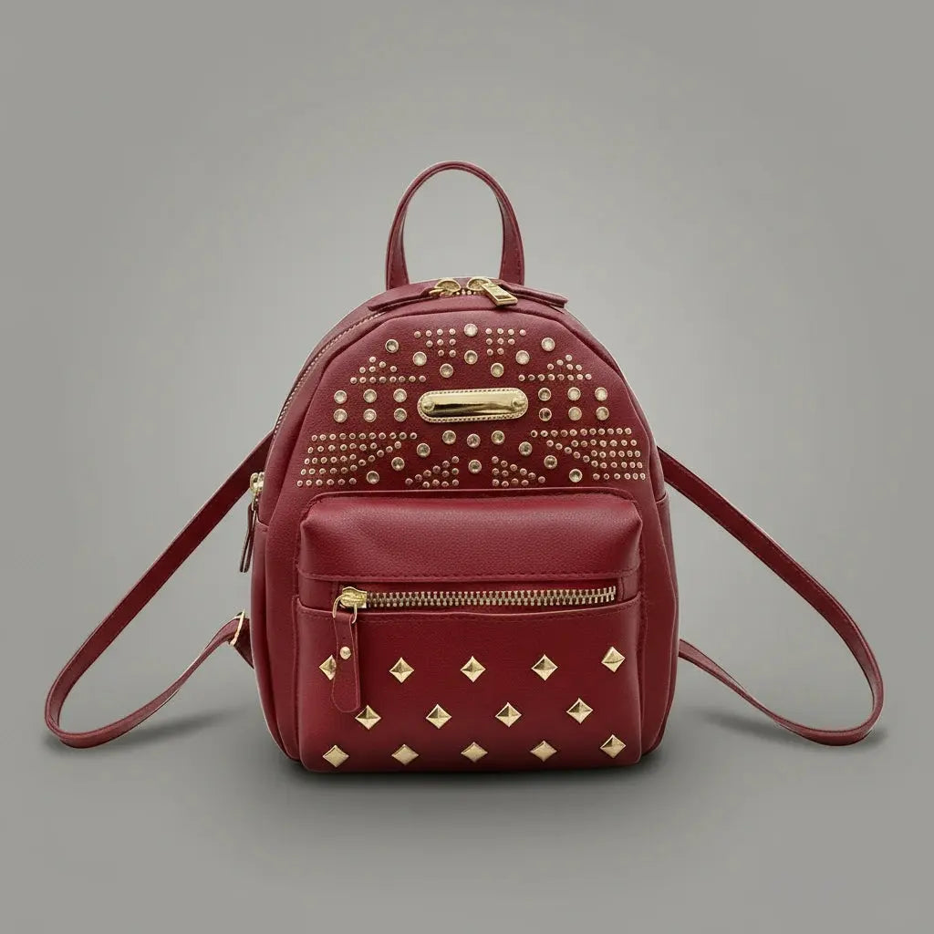 Sac a dos style punk Rouge, vue de face avec détails en métal