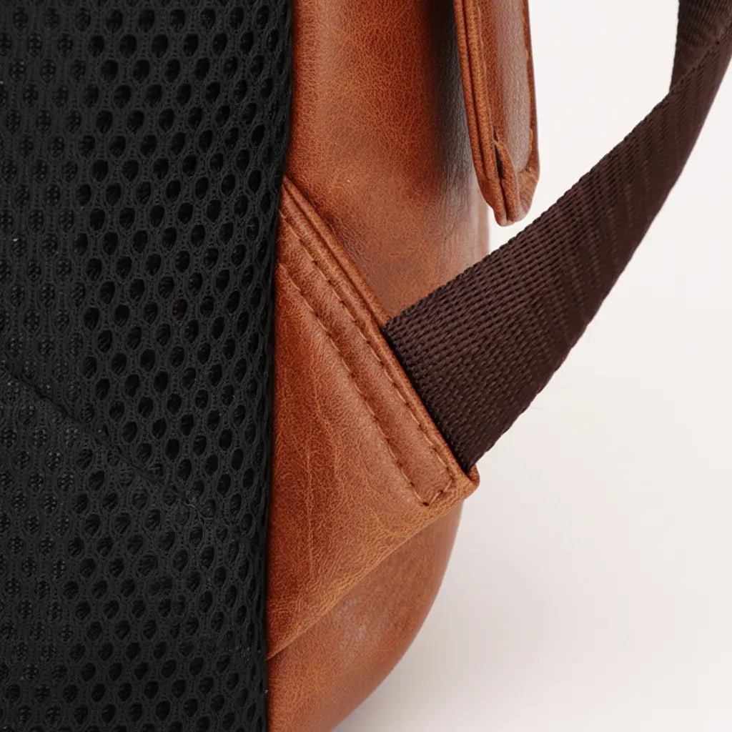Sac à dos vintage homme Khaki, détail du dos rembourré et de la sangle